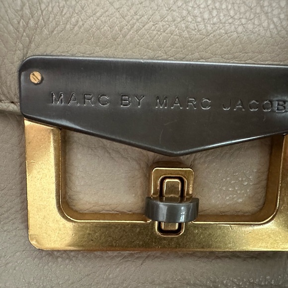Marc by Marc Jacobs cross body bag - Picture 2 of 2